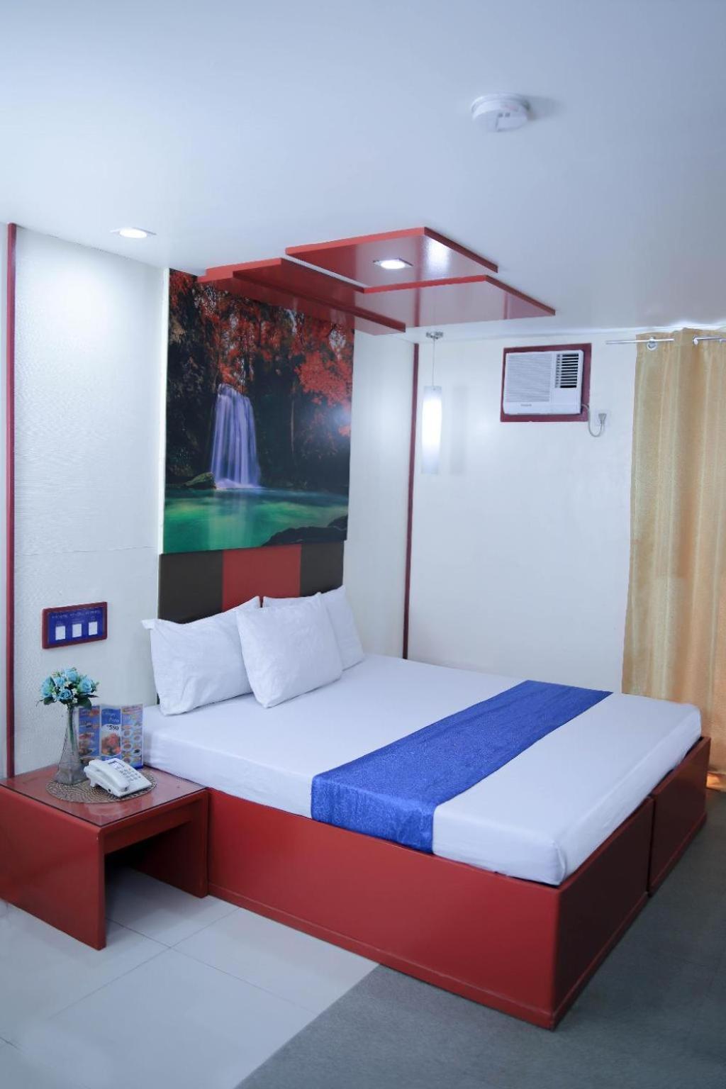 Hotel Dreamworld North Edsa ケソンシティ エクステリア 写真