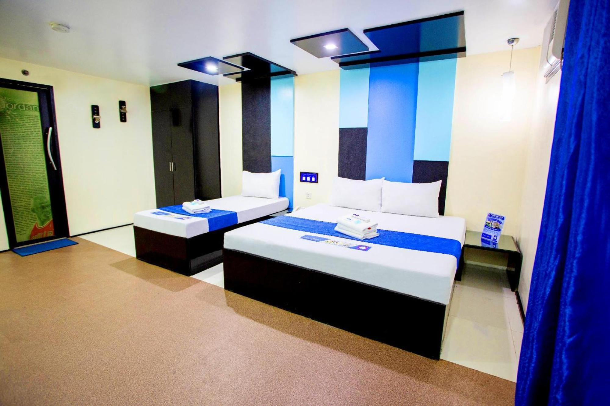 Hotel Dreamworld North Edsa ケソンシティ エクステリア 写真