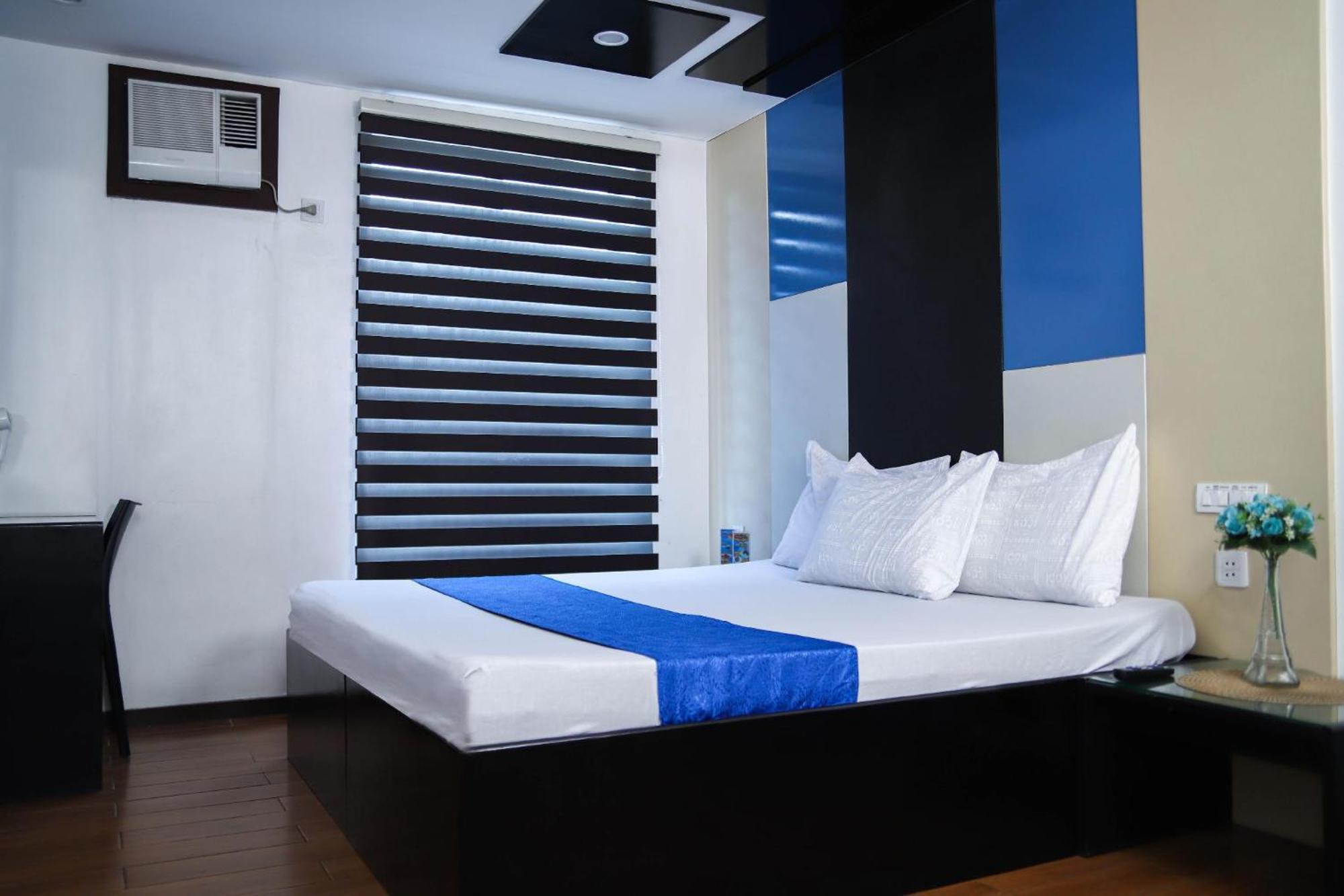 Hotel Dreamworld North Edsa ケソンシティ エクステリア 写真