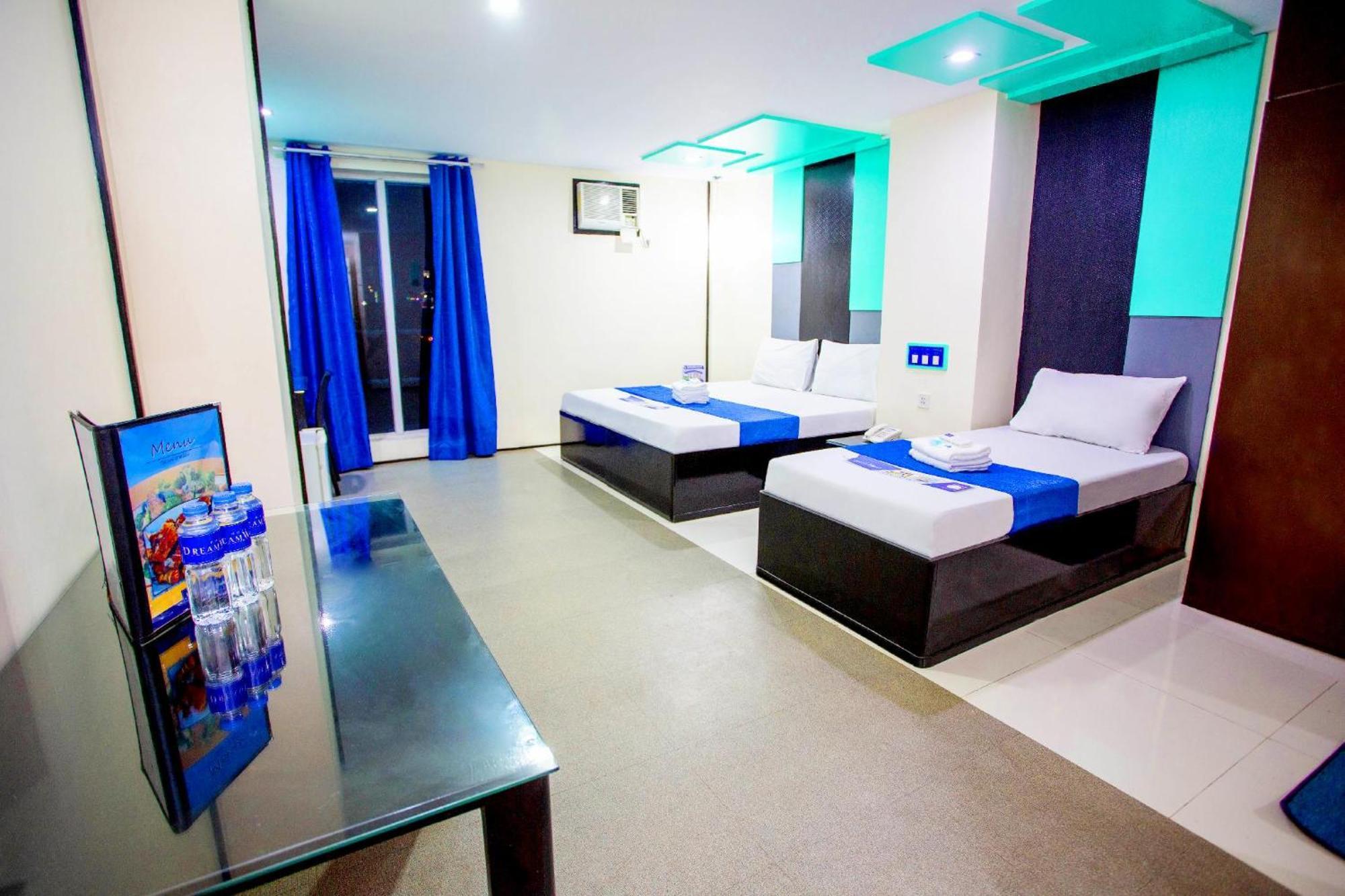 Hotel Dreamworld North Edsa ケソンシティ エクステリア 写真