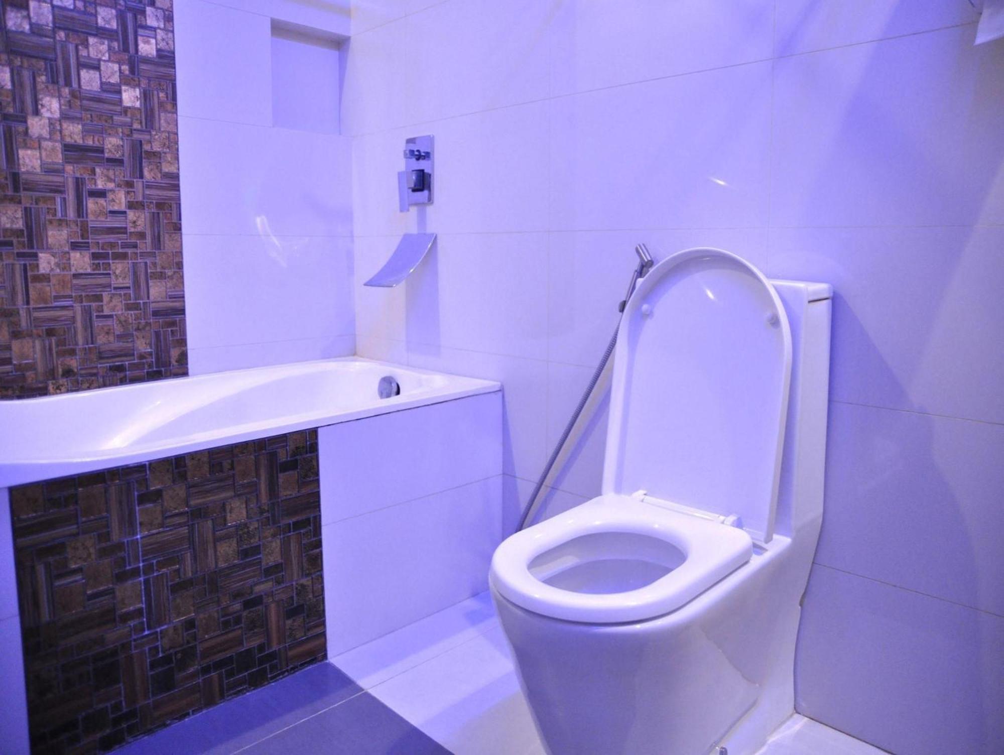 Hotel Dreamworld North Edsa ケソンシティ エクステリア 写真